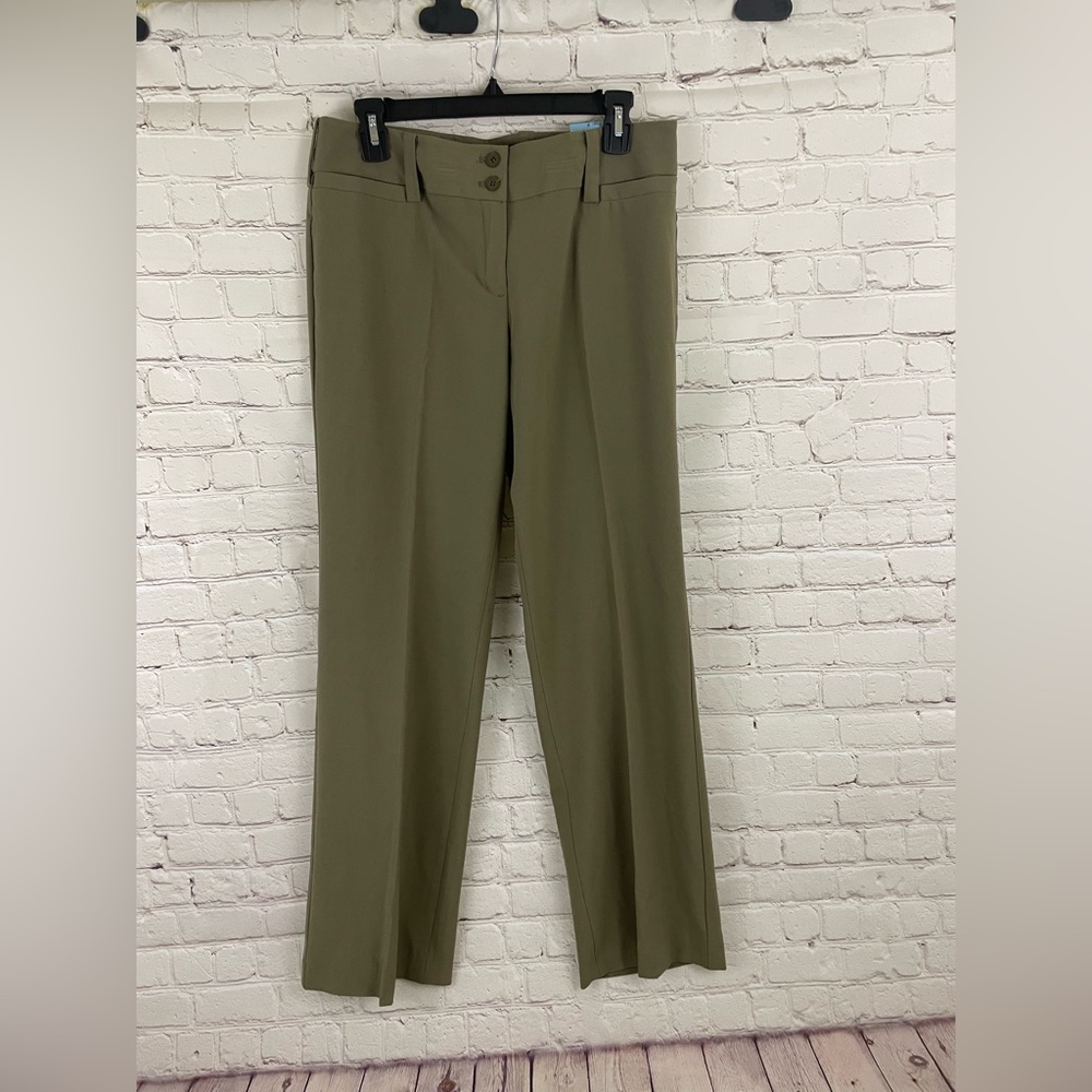 Focus 2000 Women’s Khaki Pants Modern Fit Size 8 Bi-stretch